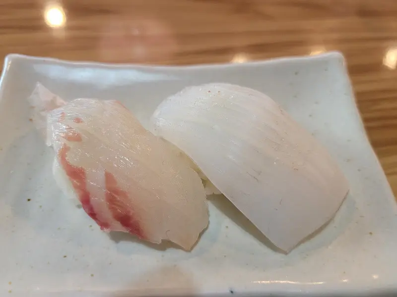 무늬오징어와 도미 초밥