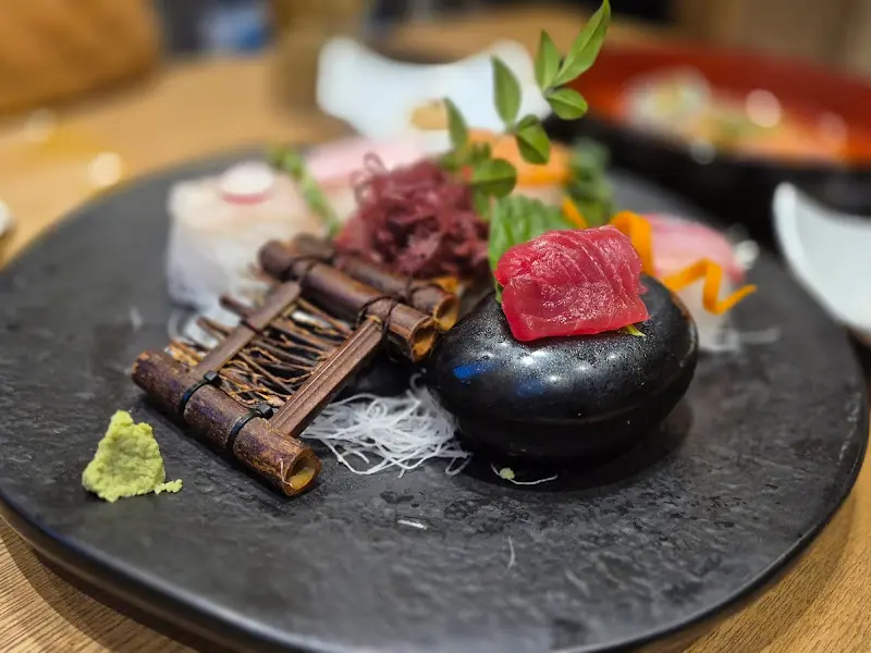 정갈하게 담긴 사시미