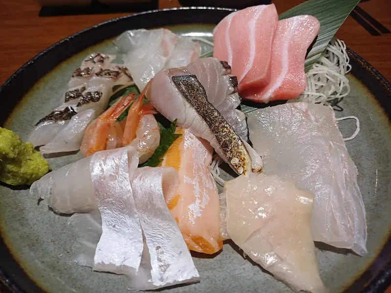 눈으로도 즐거운 모듬 사시미