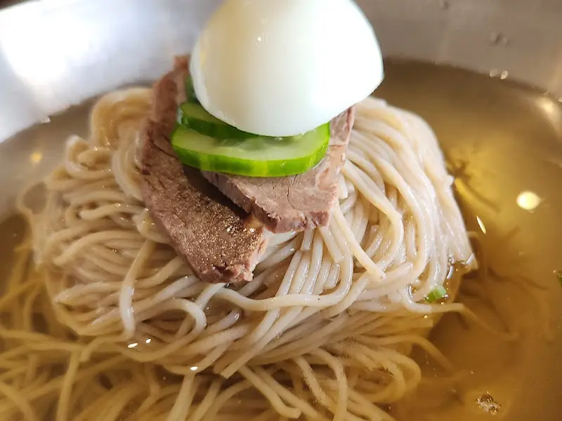 평양냉면 근접 샷