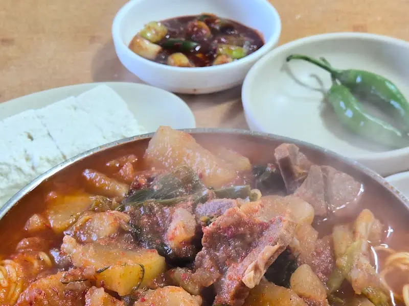 푸짐한 육국수 한 상