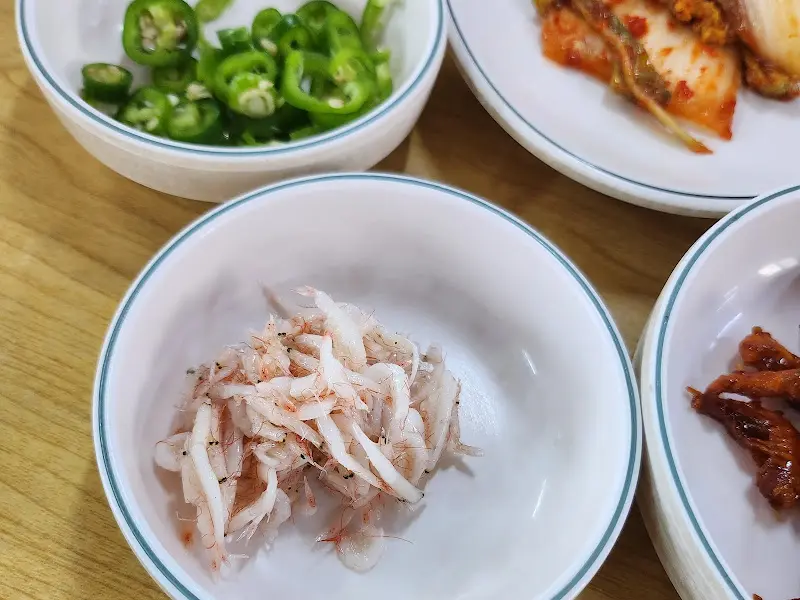 다양한 밑반찬 클로즈업