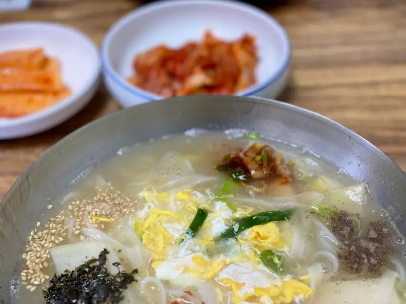 만두칼국수의 정갈한 모습