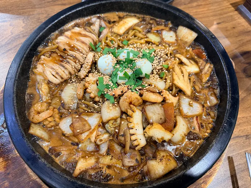 돌짜장의 클로즈업 샷