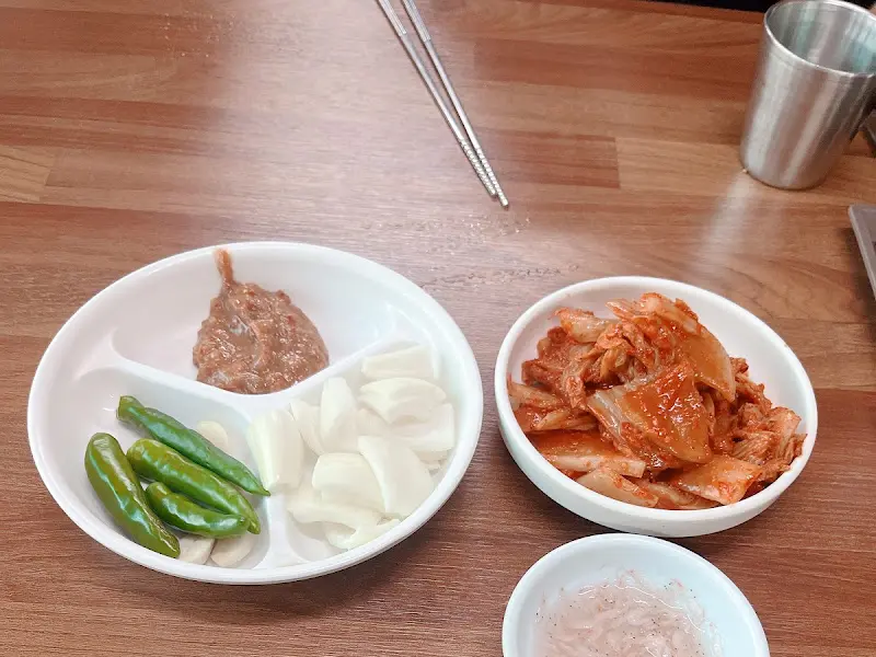 수육과 함께 곁들여 먹는 밑반찬