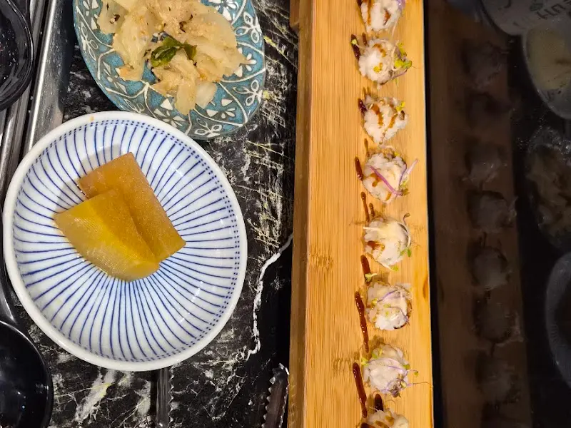 초밥 위에 고기 얹어먹기!