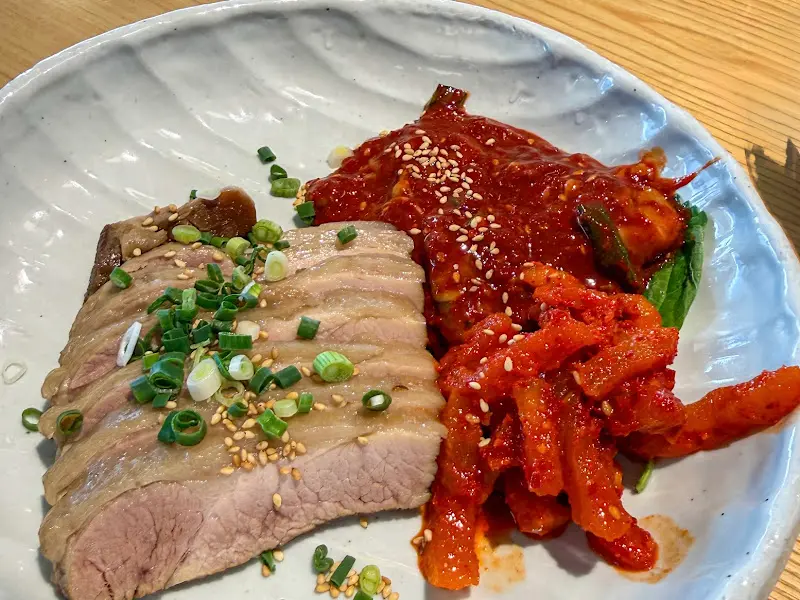 윤기가 흐르는 찜 요리