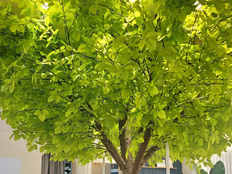 인조 나무 인테리어