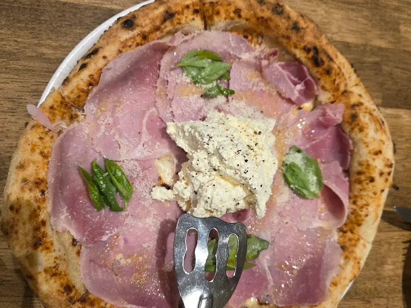 꼬또 에 리코타 피자