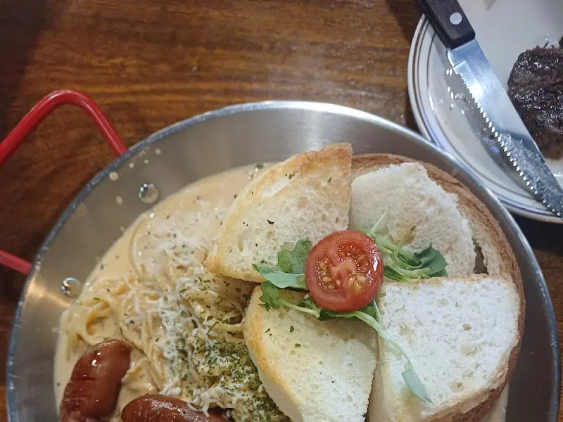 크림 소스가 듬뿍 들어간 파스타