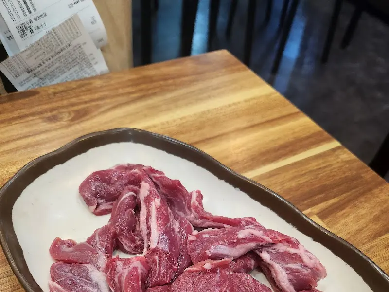 신선함이 느껴지는 양갈비