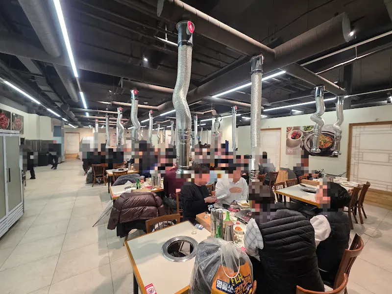 식당 내부 전경