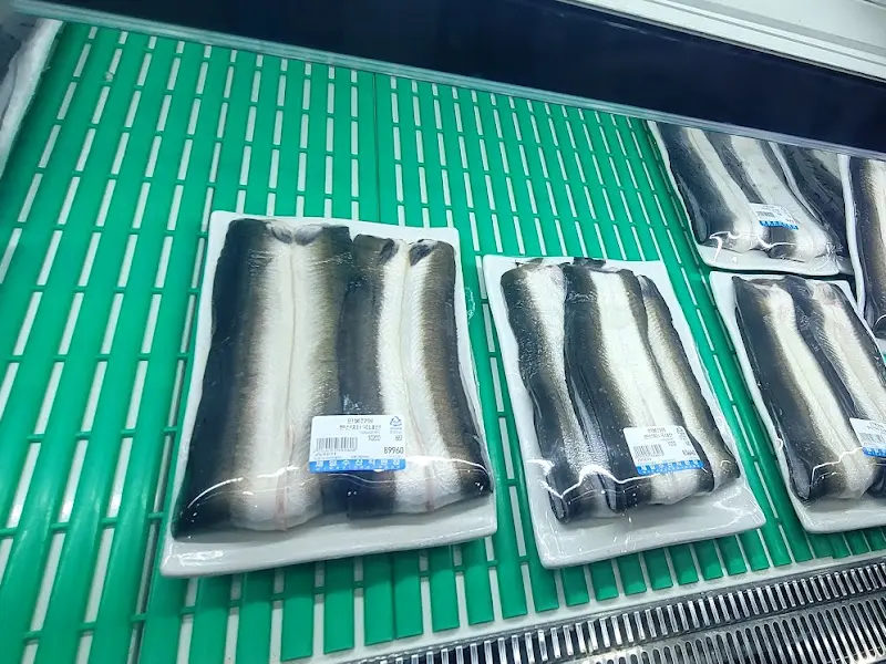 싱싱한 장어 진열대