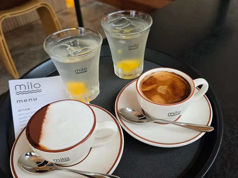 커피와 음료 투샷