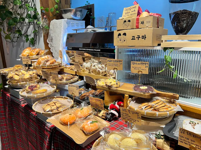 다양한 빵과 디저트