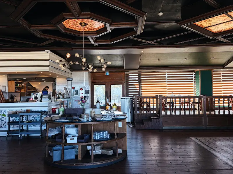 레스토랑 내부 인테리어