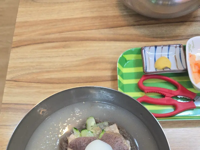 깔끔한 테이블 세팅