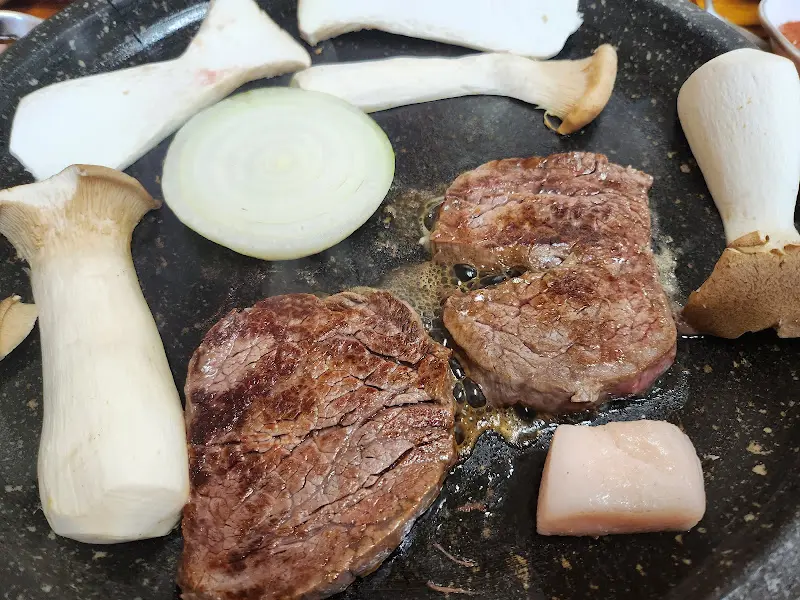 불판 위의 한우