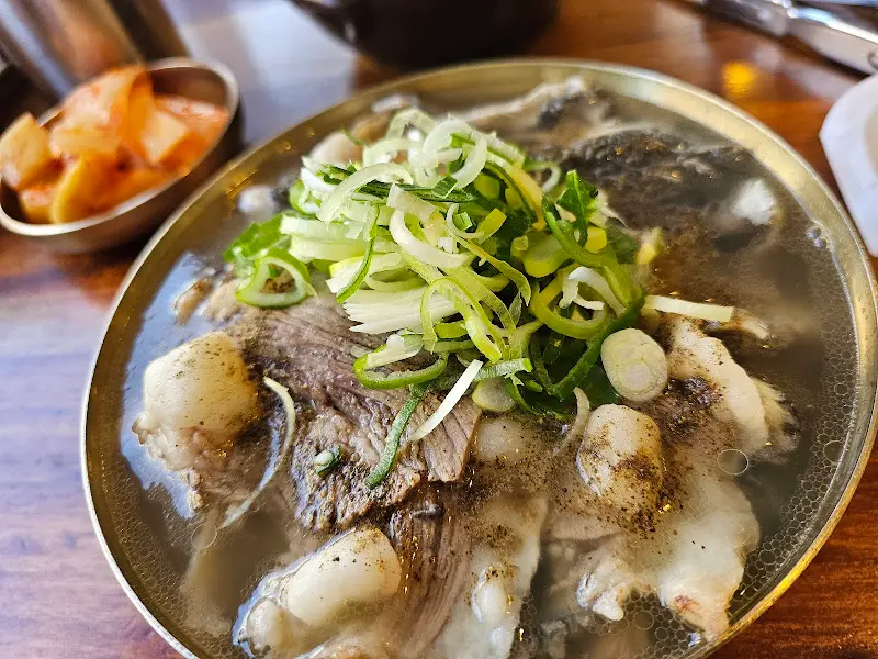 서동관 곰탕과 깍두기