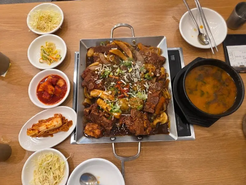 간장 뼈찜 풀샷
