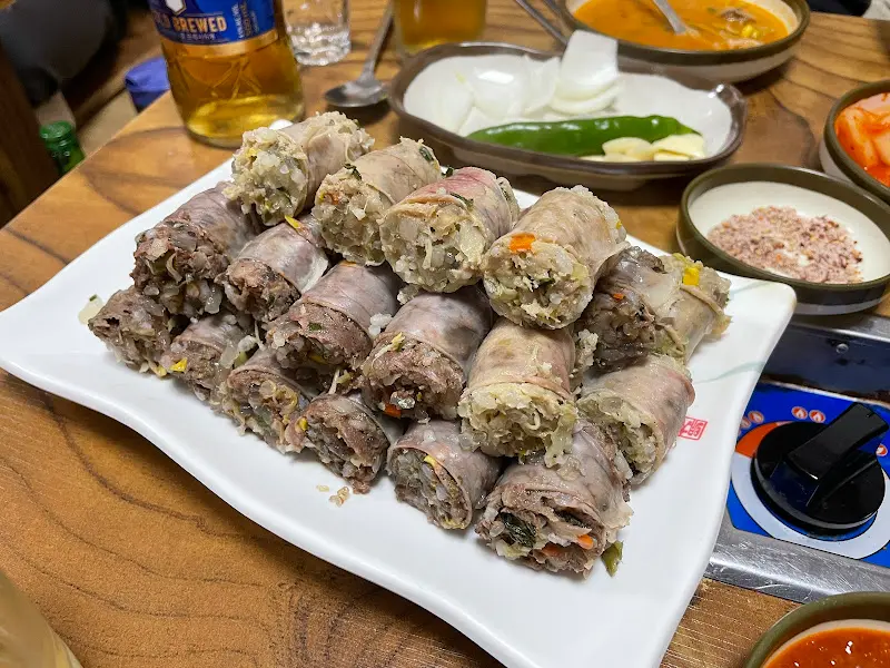 푸짐하게 담겨 나온 순대