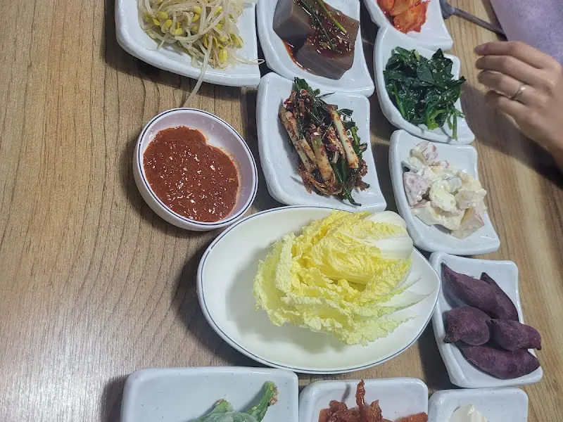 푸짐한 반찬 한 상