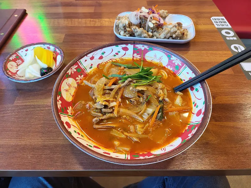 도야짬뽕 내부