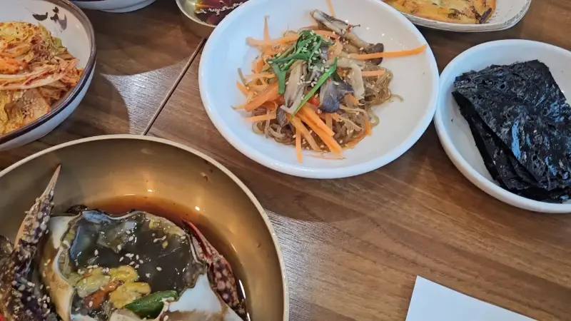 간장게장과 밑반찬