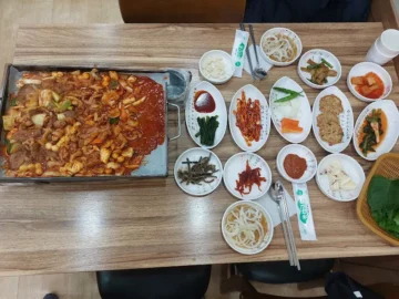 정겨운 손맛이 그리울 땐, 금천구 오리명가에서 맛보는 추억의 맛집