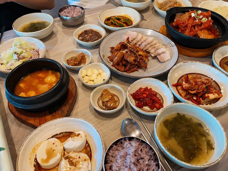 푸짐한 쌈밥 정식 한 상 차림