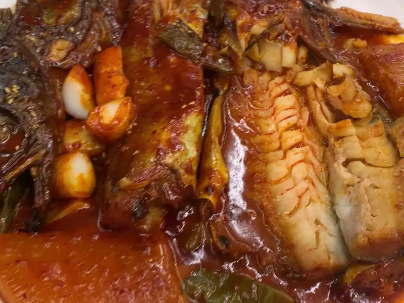 윤기가 좔좔 흐르는 풍촌코다리네의 코다리조림