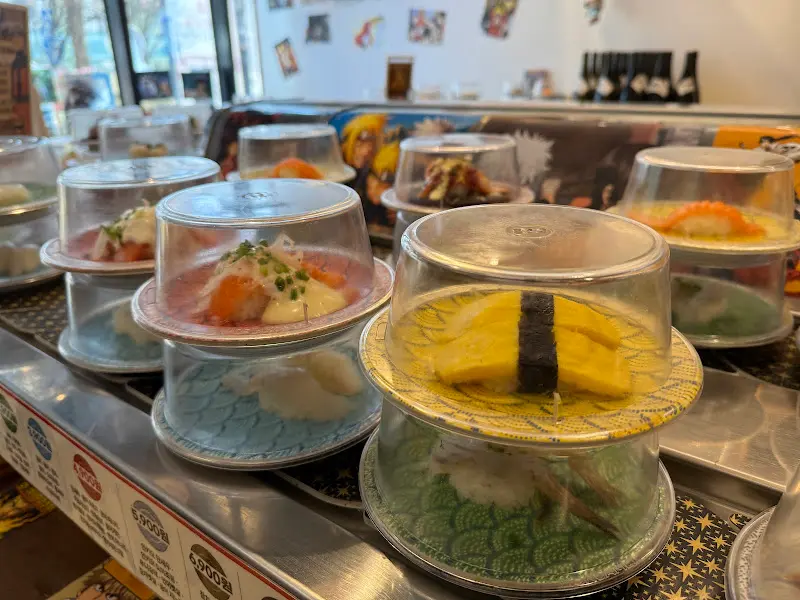 정갈하게 담긴 계란 초밥