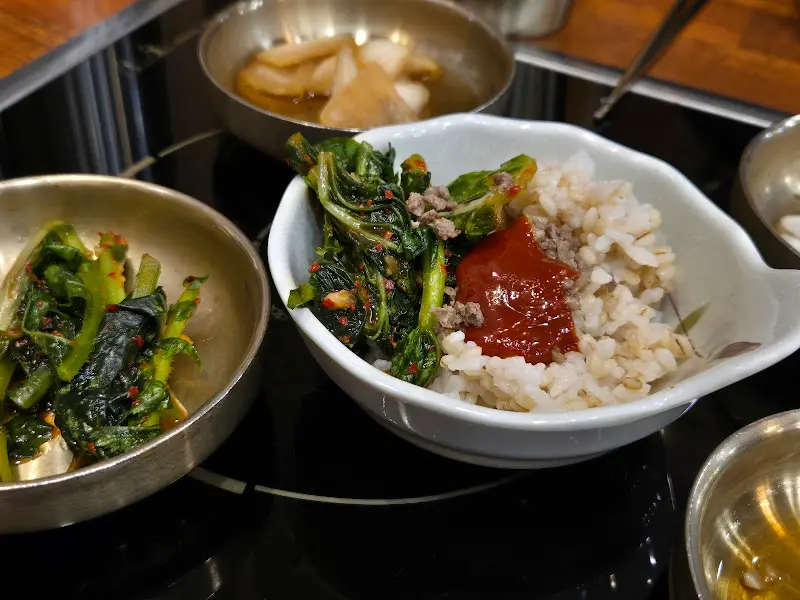 보리밥과 열무김치, 고추장의 조화