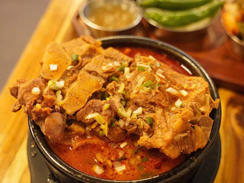 푸짐한 뼈해장국