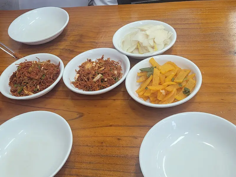 정갈한 기본 반찬