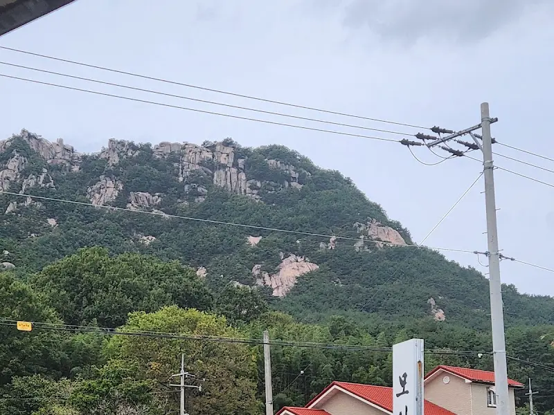 모산재에서 바라본 산의 모습