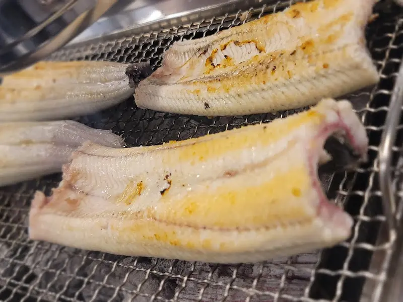 초벌구이된 장어