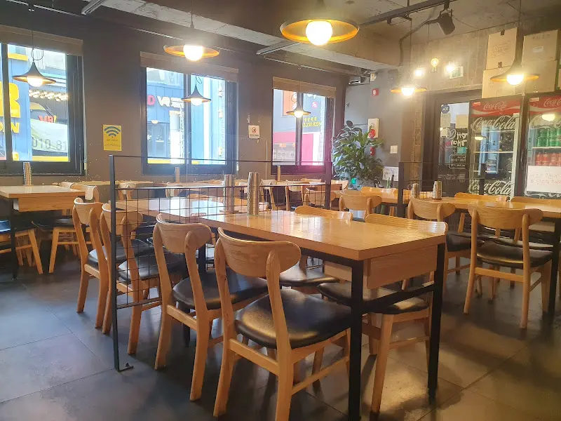 홍대개미 내부 전경