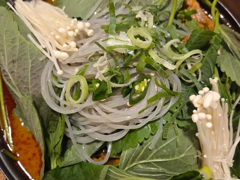 곱창전골의 신선한 채소