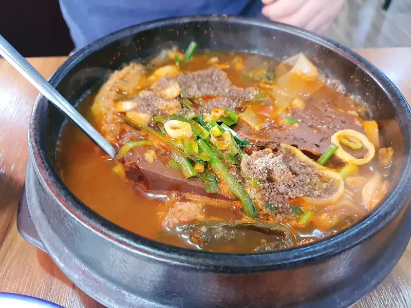 선지가 듬뿍 들어간 해장국