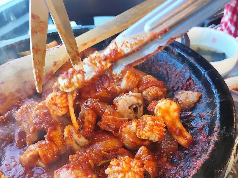 양념에 버무려진 꼼장어