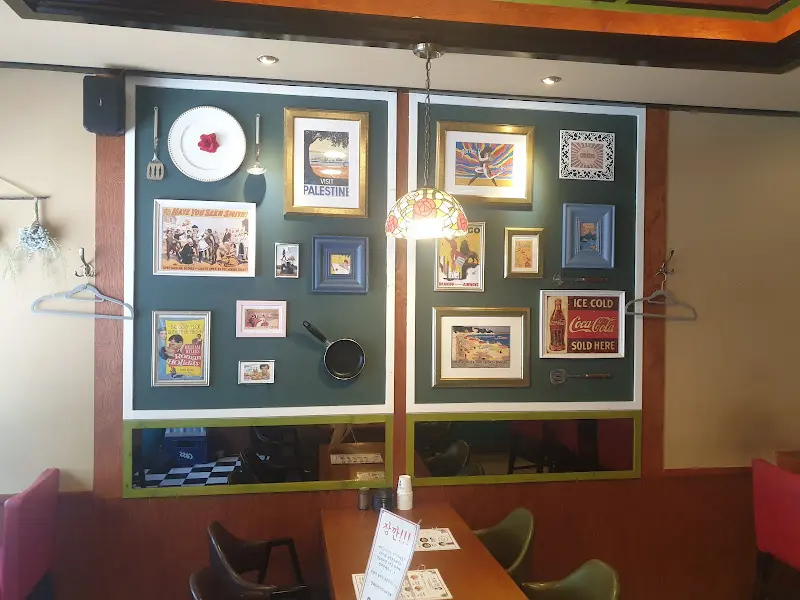 은화수식당 내부 인테리어