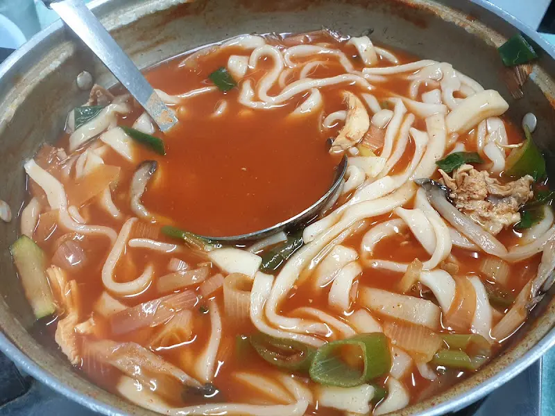 팔도식당 닭칼국수 국물