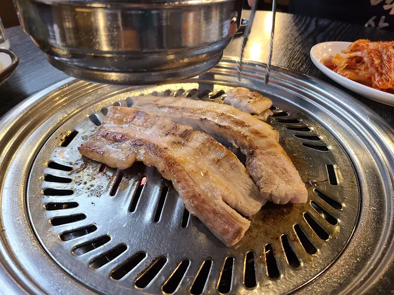 노릇노릇 삼겹살