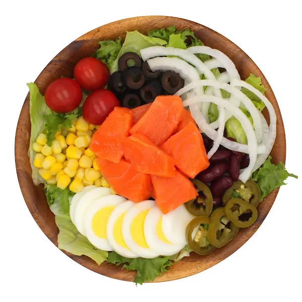 다채로운 토핑의 샐러드