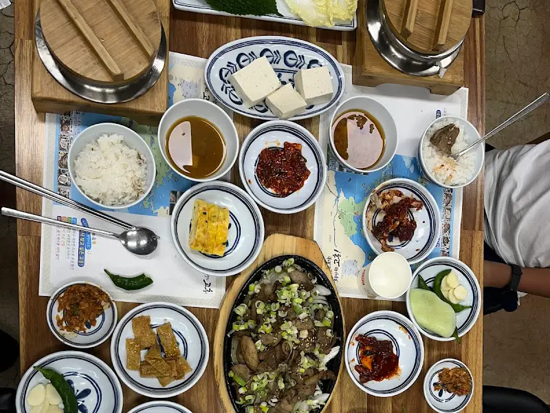 테이블 전체 샷