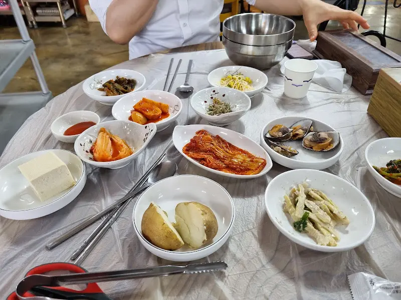 푸짐한 밑반찬 상차림