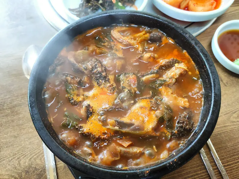 밥을 말아 먹는 내장탕
