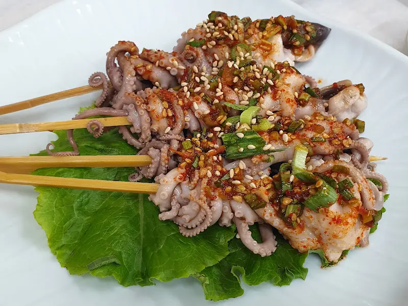 앙증맞은 애기 문어 꼬치