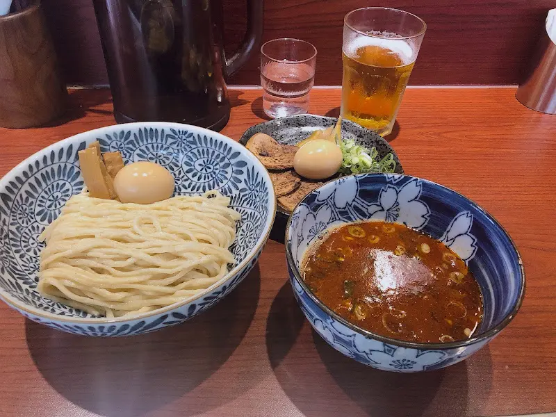 츠케멘 면과 육수의 모습